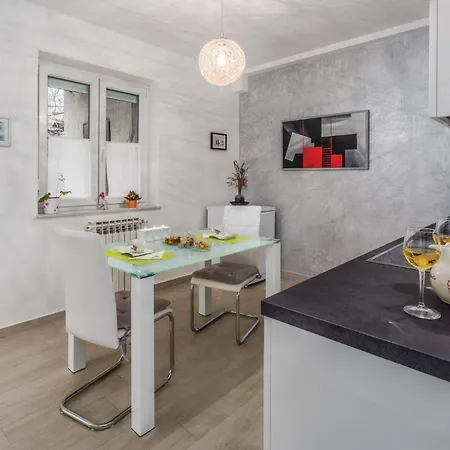 Apartamento 1 Bedroom Cozy In Umag
