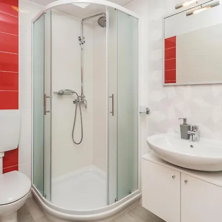 1 Bedroom Cozy In Apartamento Umag