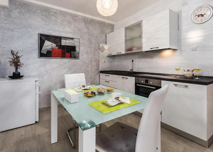 In With Kitchen * Umag