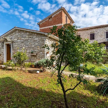 아파트 In With Kitchen